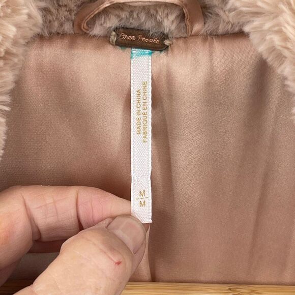 Free People Pink Beige Kate Faux-Fur Double Breasted Jacket Coat Size Medium - Picture 3 of 8